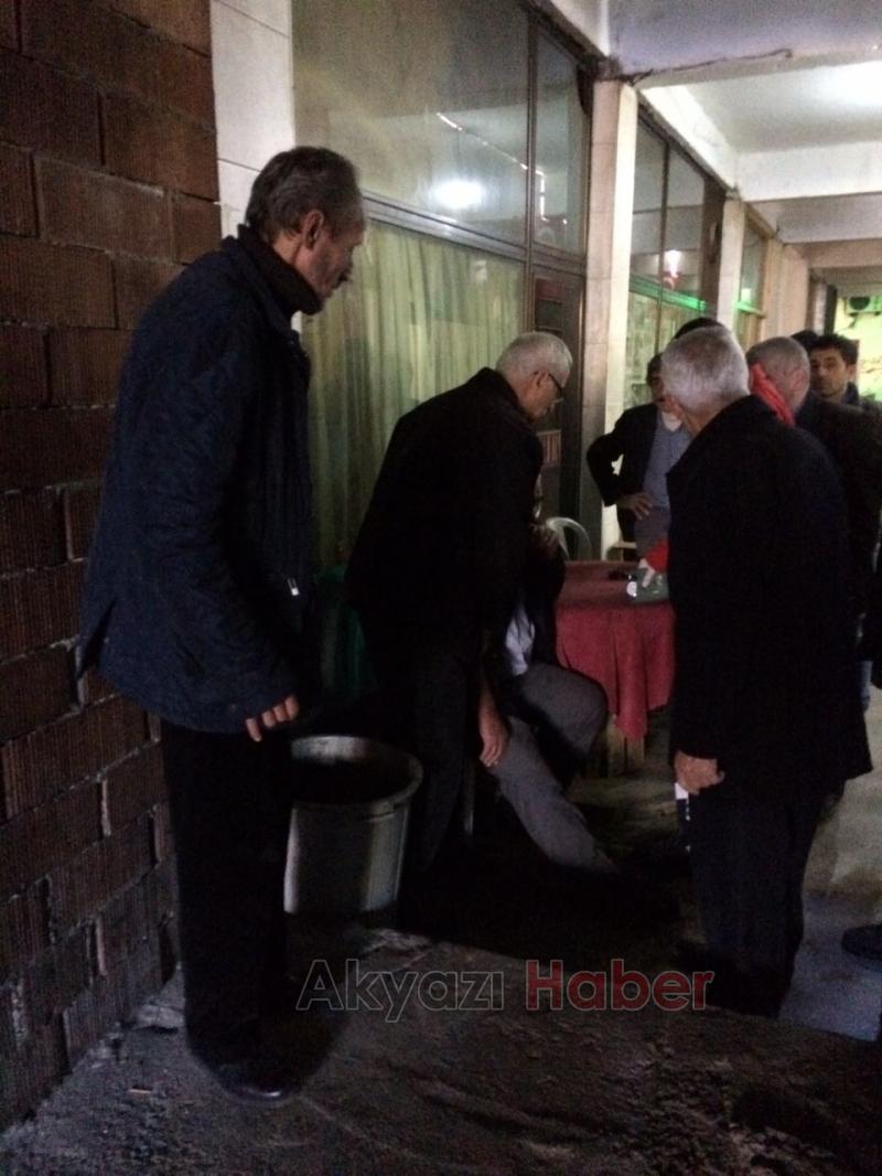 Yaşlı Adam Pasajda Fenalaştı