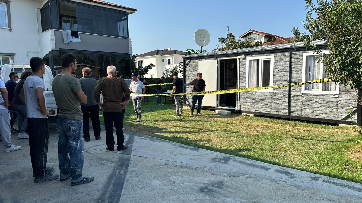 Yaşlı adam silahla başından vurulmuş halde bulundu