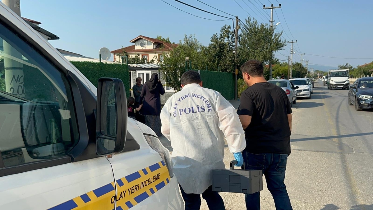 Yaşlı adam silahla başından vurulmuş halde bulundu