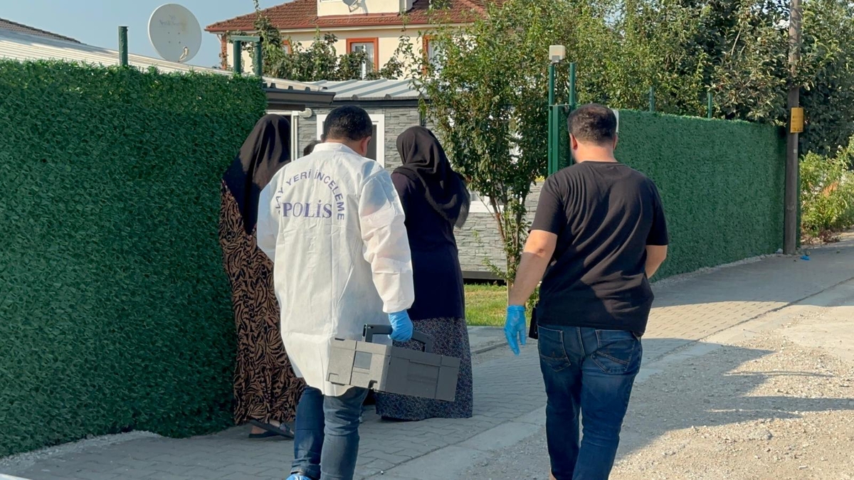 Yaşlı adam silahla başından vurulmuş halde bulundu