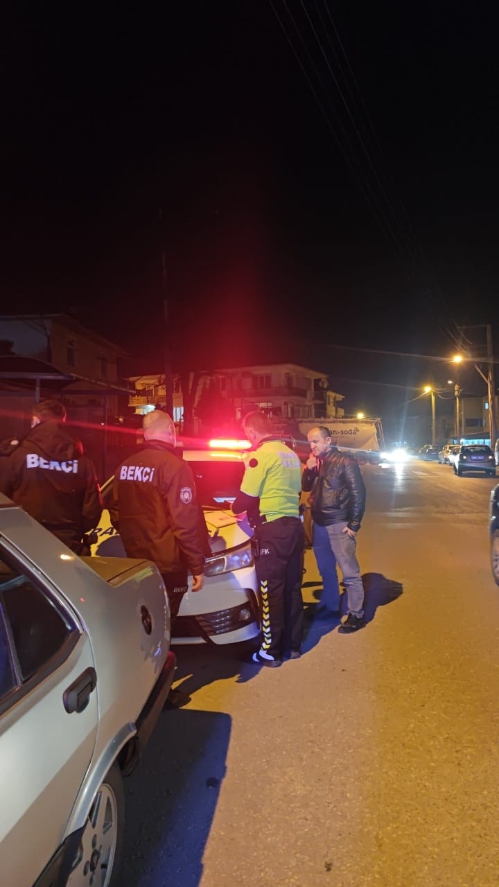 Yaya geçidinde çocuğa çarptı