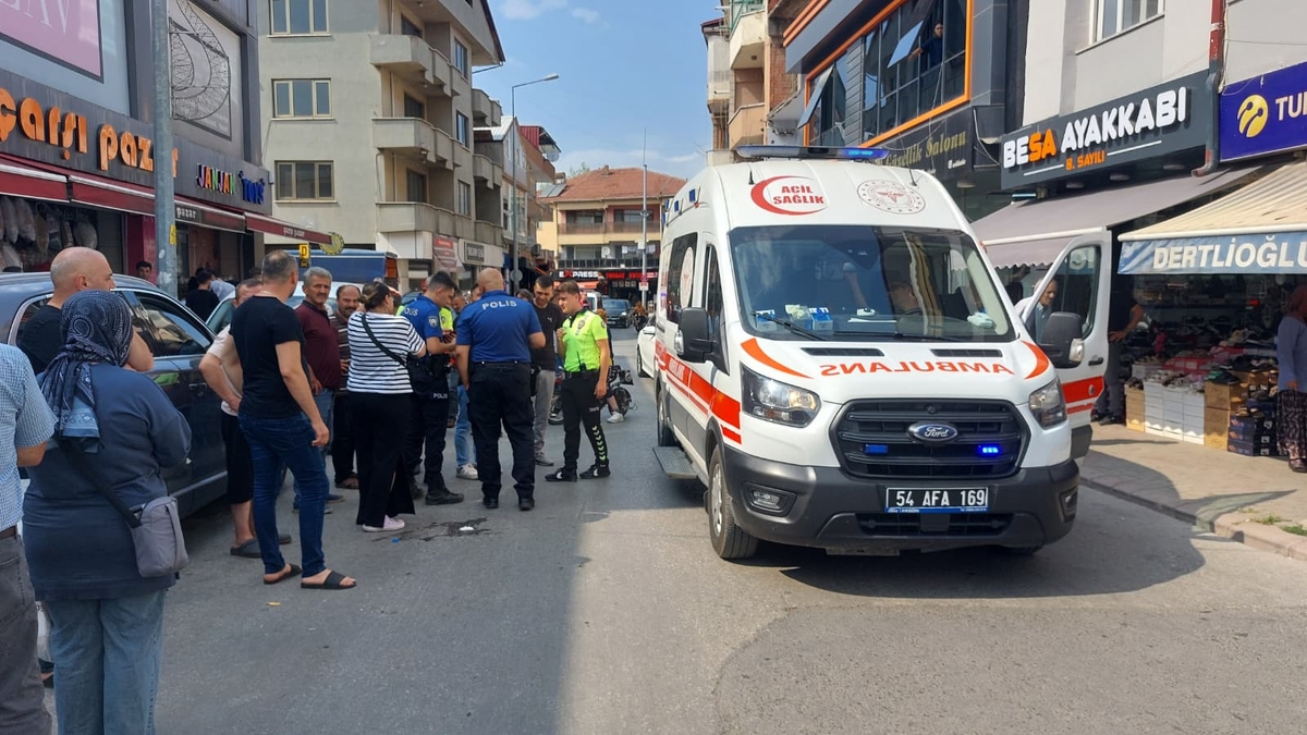 Yaya Kadına Kamyonet Çarptı: Sürücü Kaçtı, Vatandaş Takip Etti!