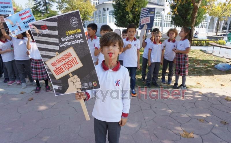 Yaya öncelikli trafik eylemi Akyazı da gerçekleştirildi