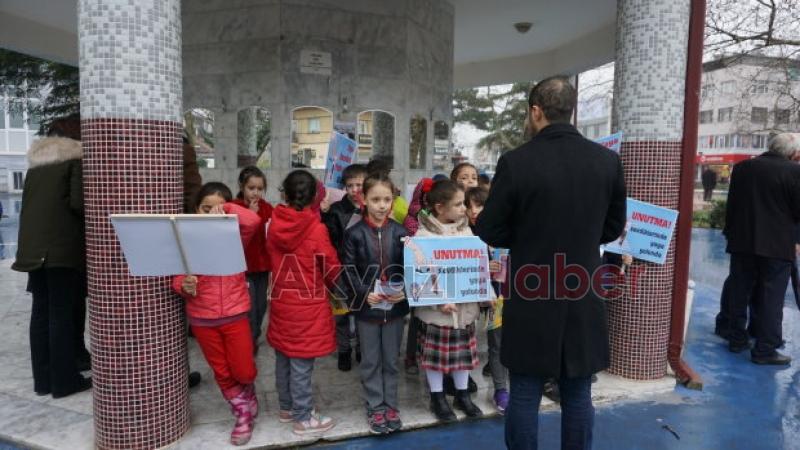 Yaya öncelikli trafik eylemi Akyazı'da gerçekleştirildi öğrenciler broşür dağıttı