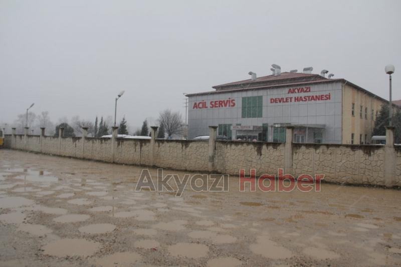 Yayalar Akyazı Devlet Hastanesinden Eczanelere Ulaşımda Zorluk Çekiyor