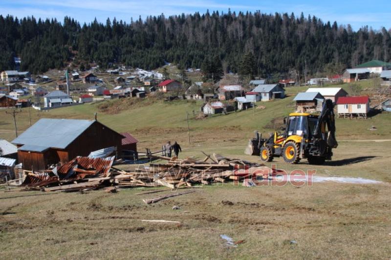 Yayladaki Evini Böyle Taşıdı