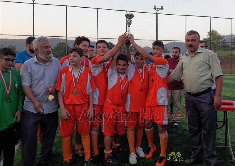 Yaz Kuran kursları arası Futbol turnuvasının şampiyonu belli oldu