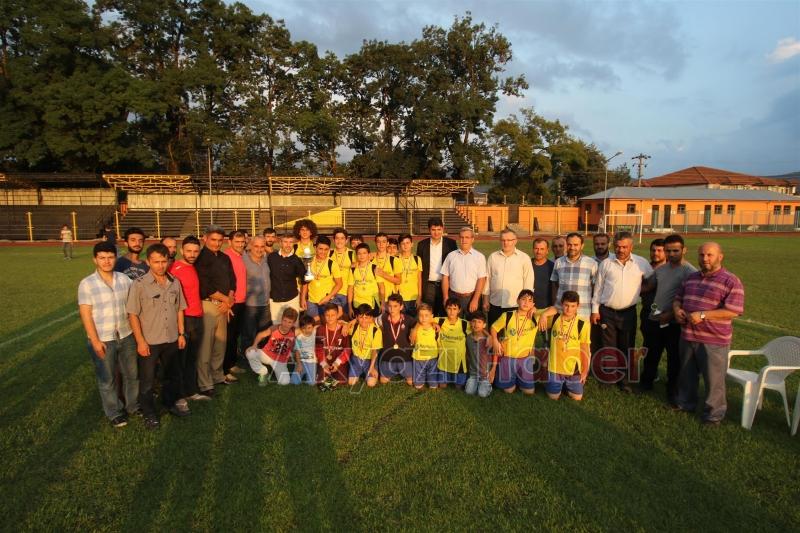 Yaz Kuran Kursu Futbol Final Maçında Pazarköy Şampiyon Oldu