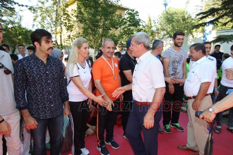 YAZ SPOR OKULLARI İÇİN AÇILIŞ TÖRENİ YAPILDI