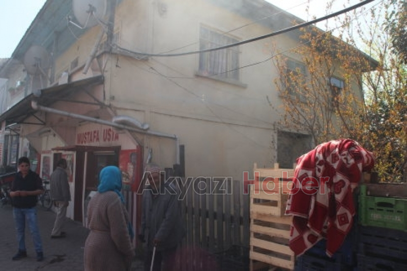 Yemeği Ocakta Unutunca Ev Alev Aldı