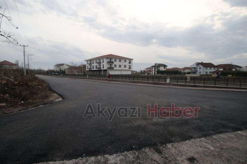 YENİ AÇILAN PARSELLER SICAK ASFALT İLE BULUŞUYOR
