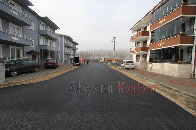 YENİ AÇILAN PARSELLER SICAK ASFALT İLE BULUŞUYOR