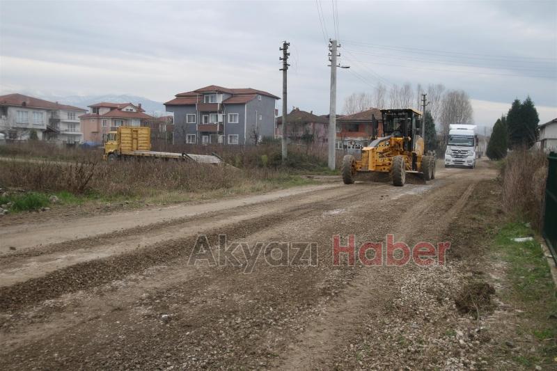 YENİ AÇILAN PARSELLER SICAK ASFALT İLE BULUŞUYOR