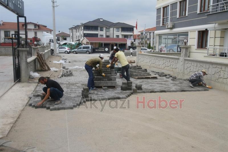 YENİ SOKAKLARIMIZ PARKE İLE BULUŞUYOR