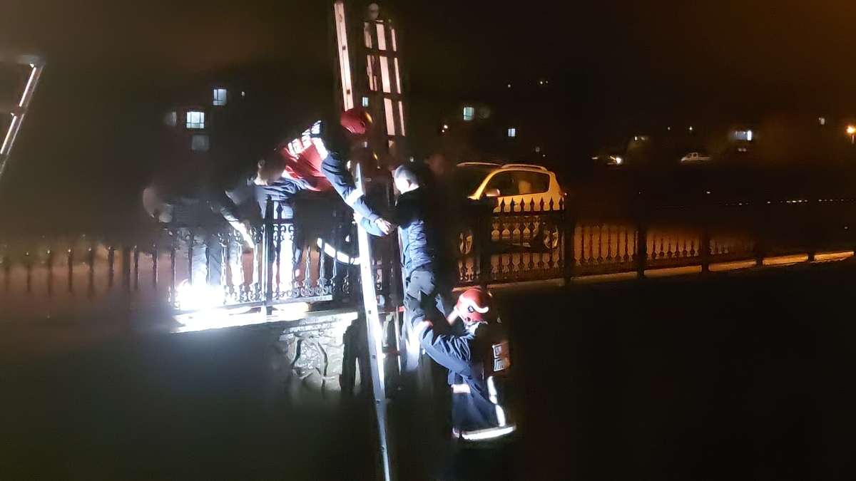 Yeni Yahyalı yolunda feci kaza; Yolun bittiğini göremedi kanala uçtu