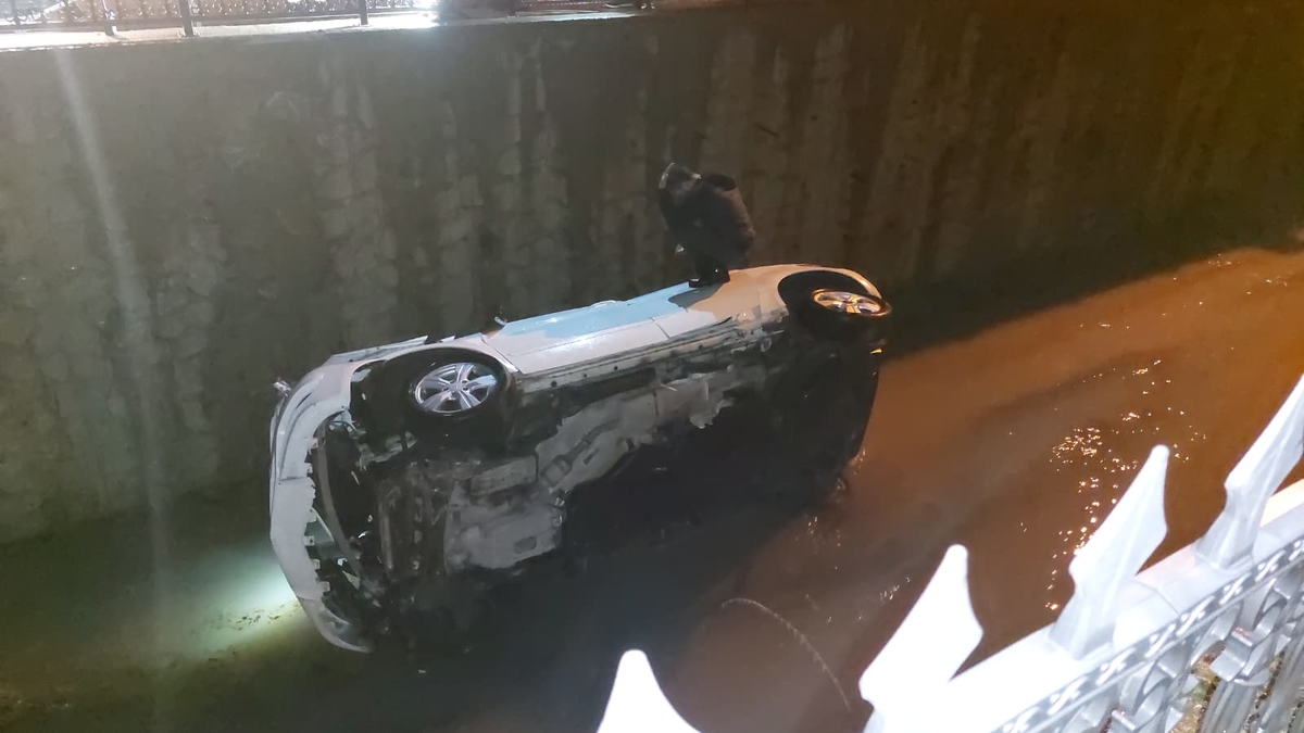 Yeni Yahyalı yolunda feci kaza; Yolun bittiğini göremedi kanala uçtu