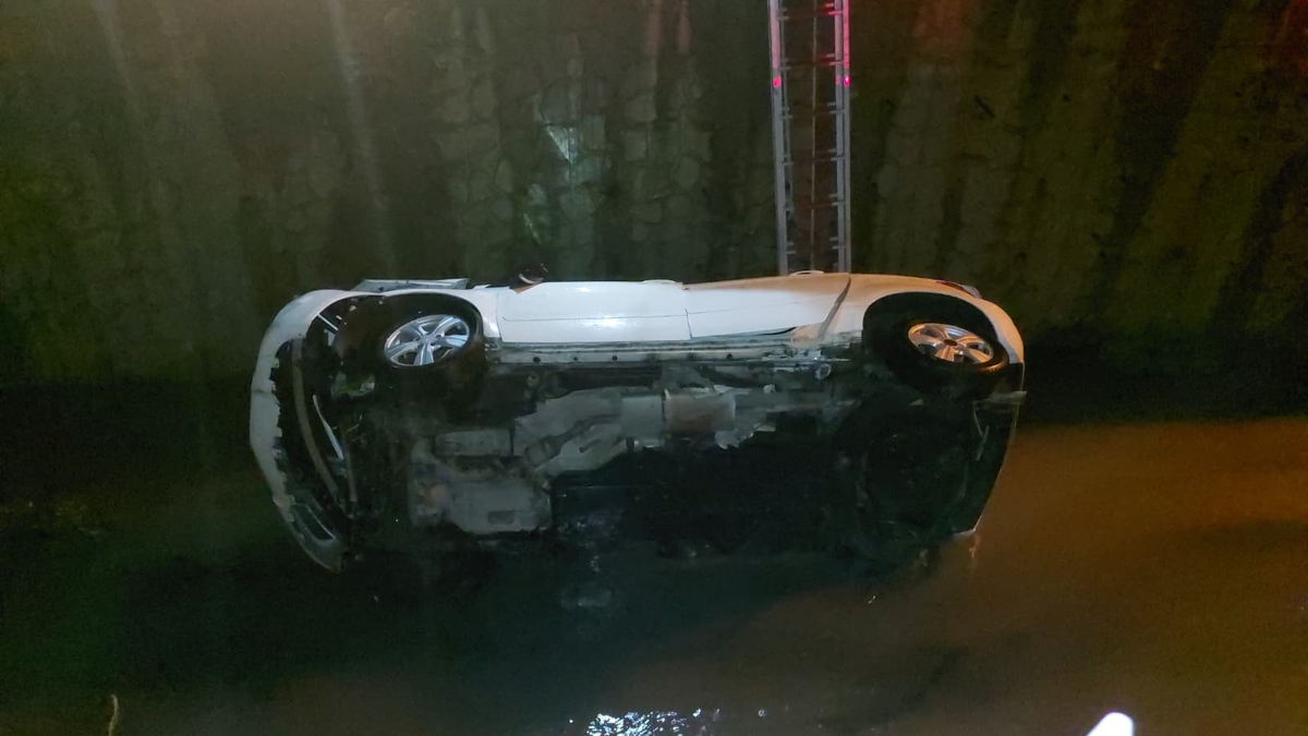 Yeni Yahyalı yolunda feci kaza; Yolun bittiğini göremedi kanala uçtu