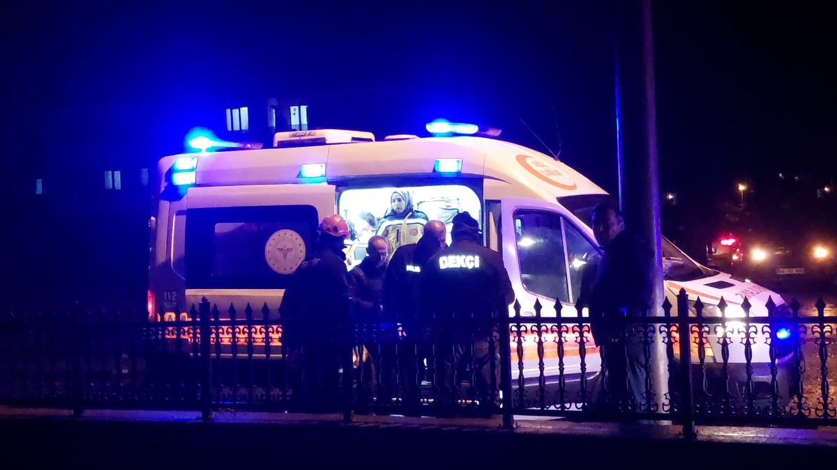 Yeni Yahyalı yolunda feci kaza; Yolun bittiğini göremedi kanala uçtu