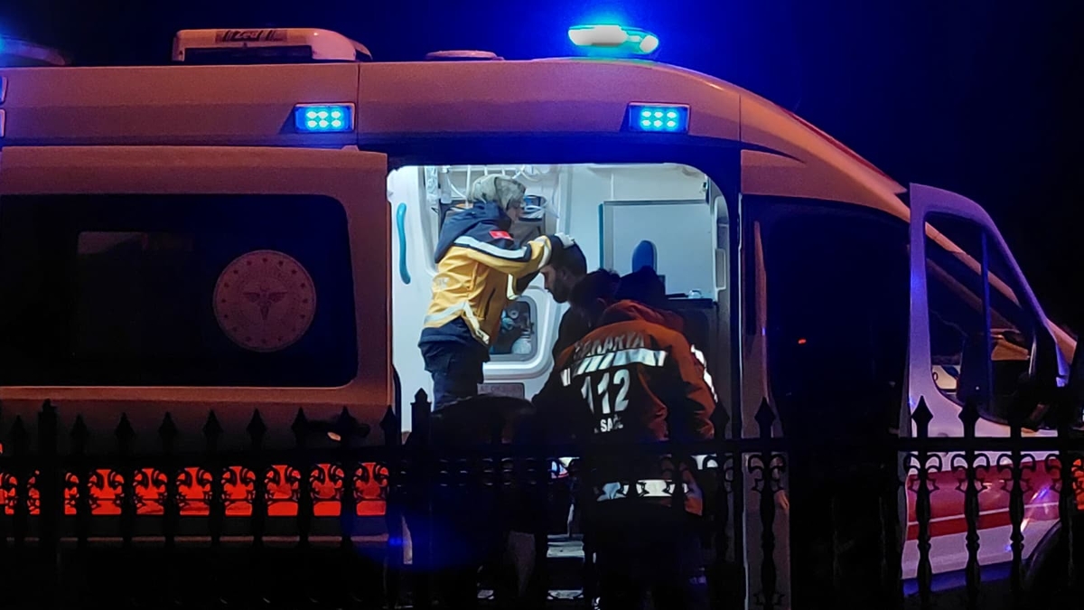 Yeni Yahyalı yolunda feci kaza; Yolun bittiğini göremedi kanala uçtu