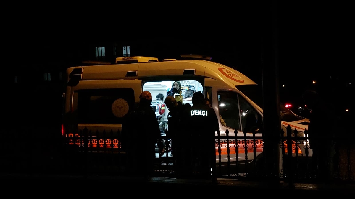 Yeni Yahyalı yolunda feci kaza; Yolun bittiğini göremedi kanala uçtu