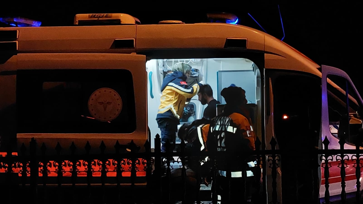 Yeni Yahyalı yolunda feci kaza; Yolun bittiğini göremedi kanala uçtu