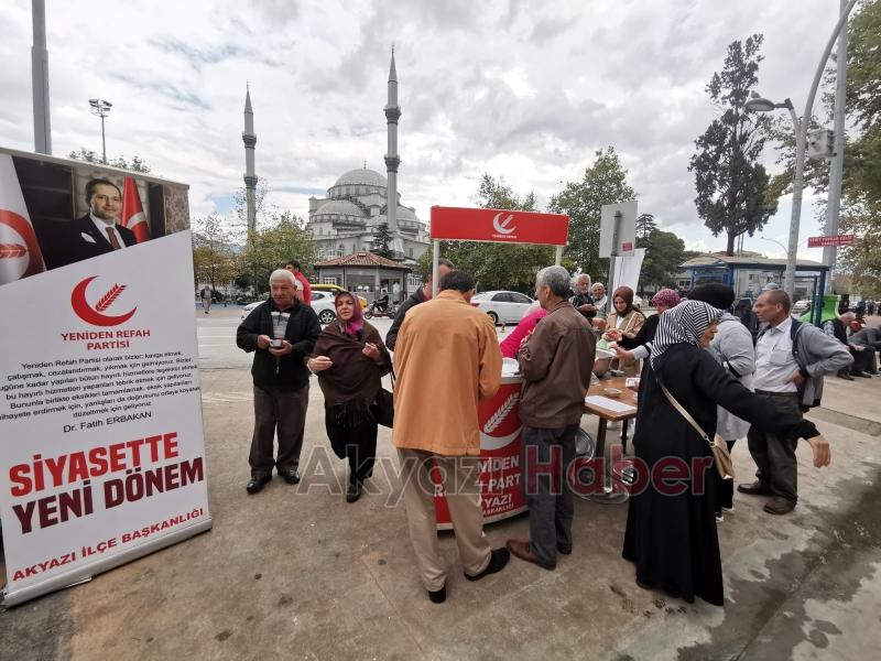 Yeniden Refah Partisi Aşure Dağıttı