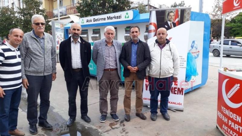 Yeniden Refah Partisi Aşure Dağıttı