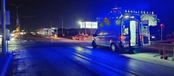 Yenikent yolu savaş alanına döndü: 3 yaralı
