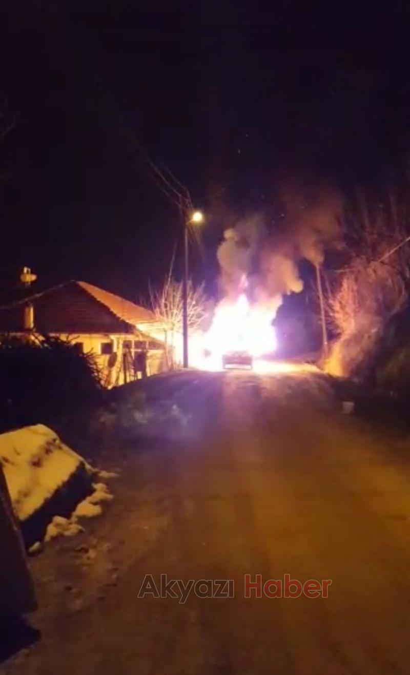 Yeniköyde Araç Yangını