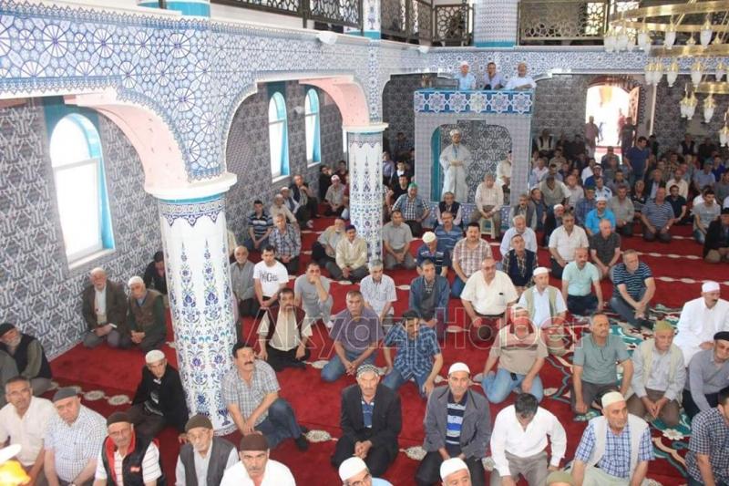 Yenilenen Dokurcun Merkez Camii İbadete Açıldı