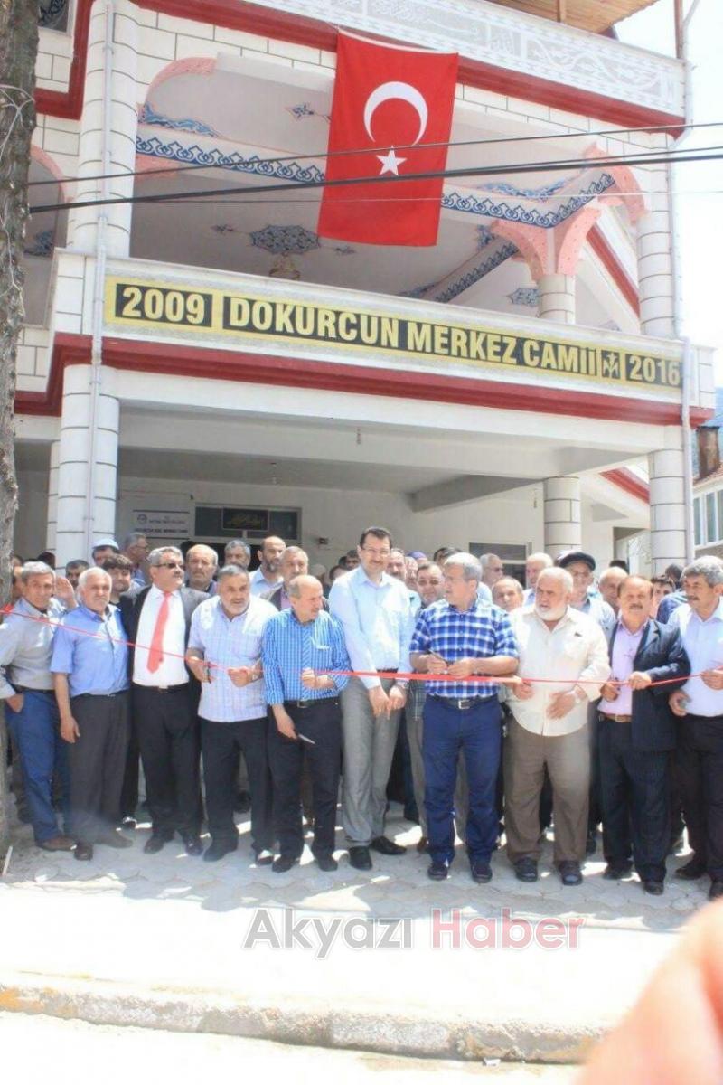 Yenilenen Dokurcun Merkez Camii İbadete Açıldı