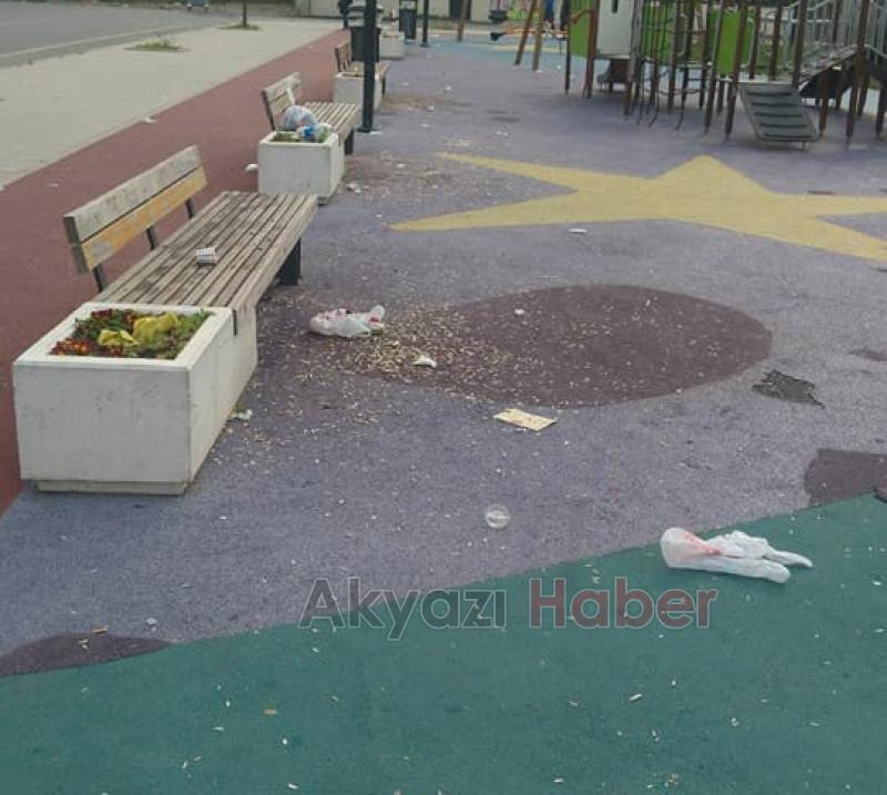 Yere Atılan Çekirdek Kabukları Tepkiye Neden Oldu