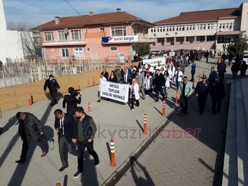 Yeşilay Haftasında Akyazı’da Yürüyüş Yapıldı