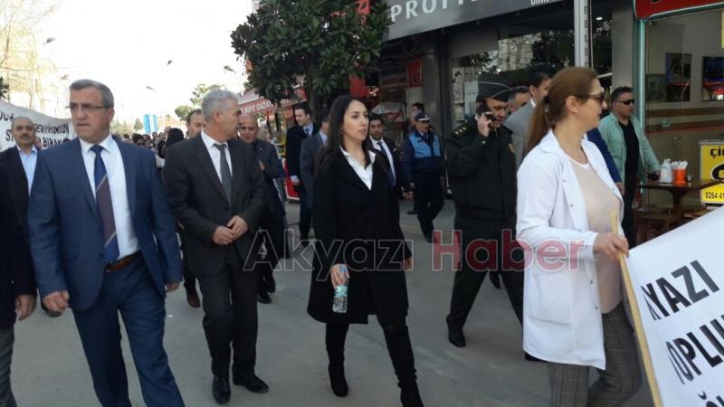 Yeşilay Haftasında Akyazı’da Yürüyüş Yapıldı