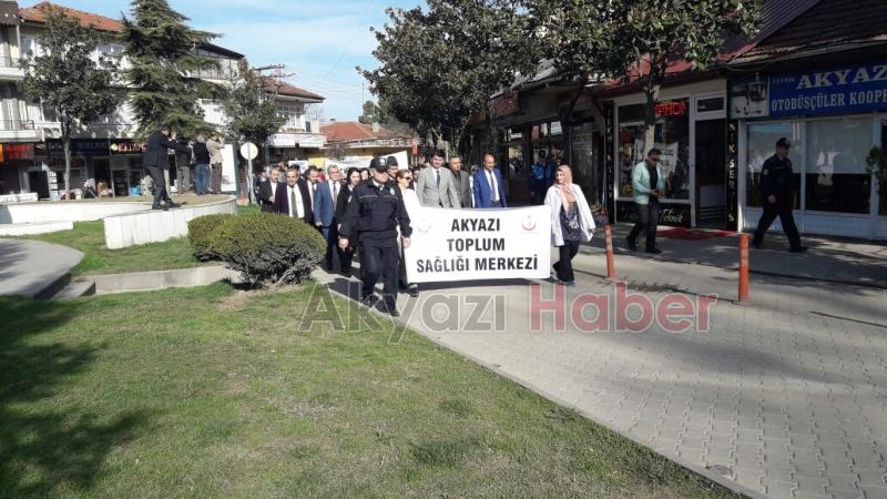 Yeşilay Haftasında Akyazı’da Yürüyüş Yapıldı