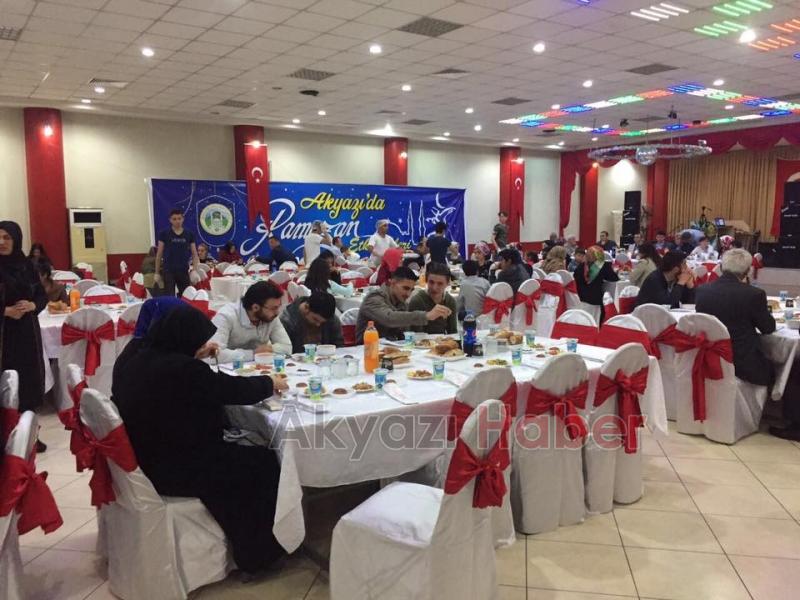 Yetimler İftarda Bir Araya Geldi