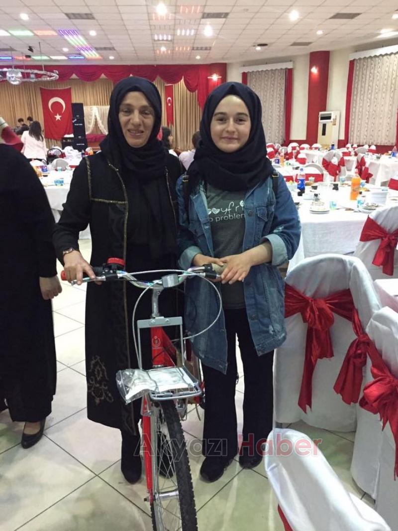 Yetimler İftarda Bir Araya Geldi