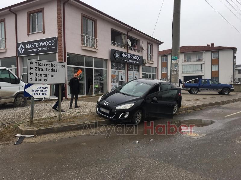 Yine o cadde yine kaza