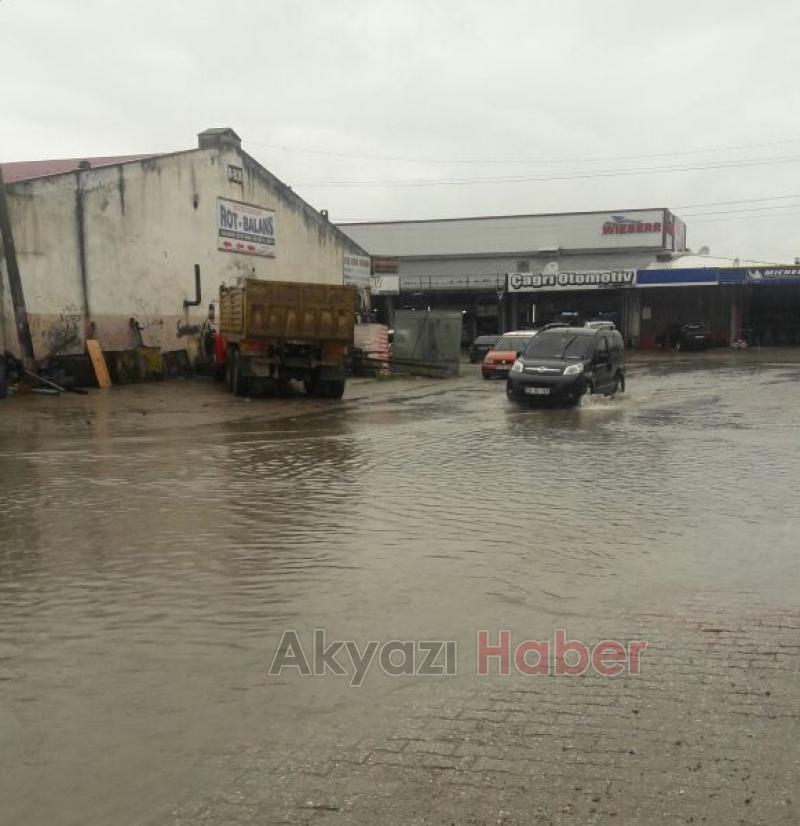 Yoğun Sağanak Yağış Yaşamı Olumsuz Etkiledi