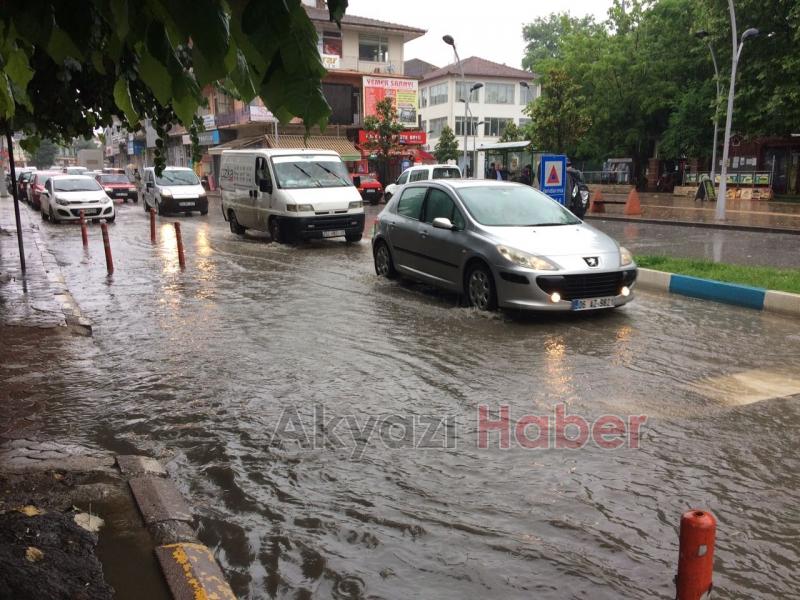 Yoğun Sağanak Yağış Yaşamı Olumsuz Etkiledi