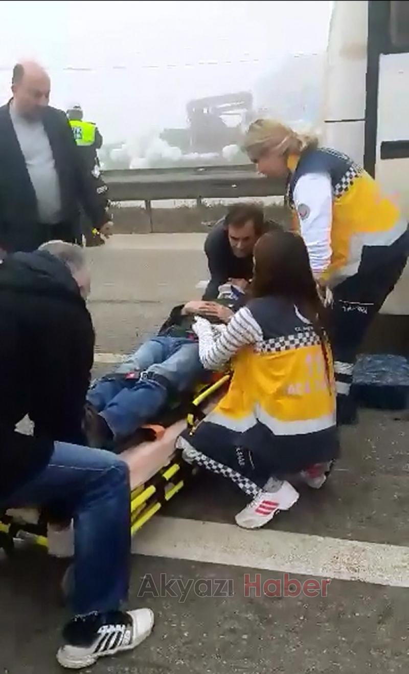 Yoğun sis nedeniyle 5 araç birbirine girdi