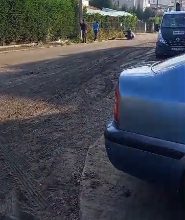 Yol çamur deryası, vatandaş tepkili; Artık yeter