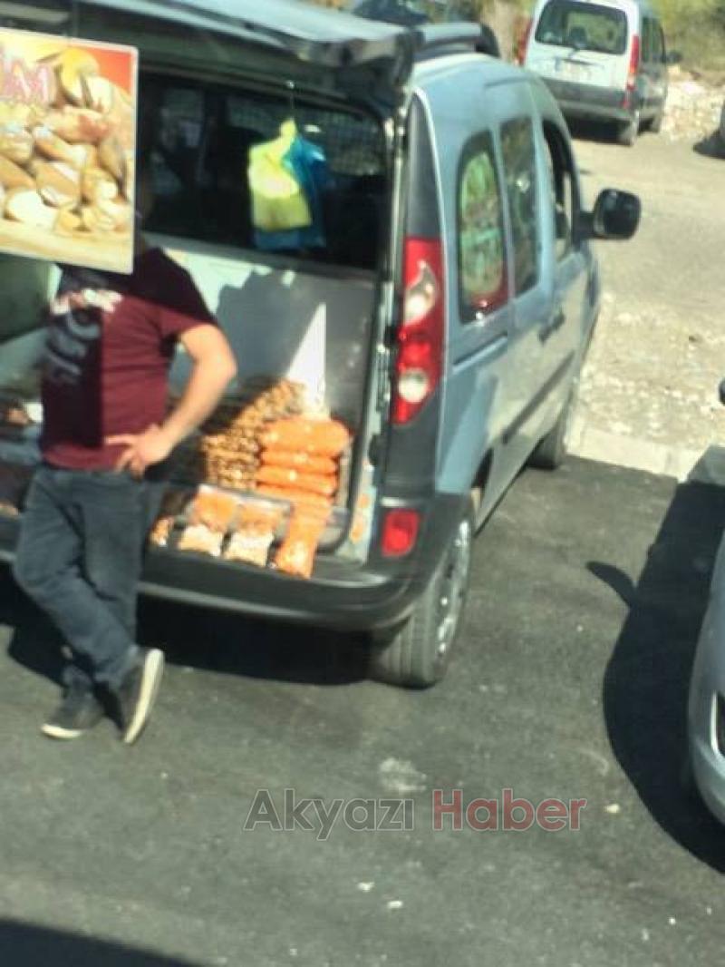 YOL KENARINA PARK EDENLERE VATANDAŞTAN TEPKİ 