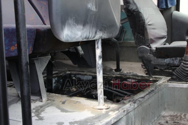 Yolcu Minibüsü Alev Aldı