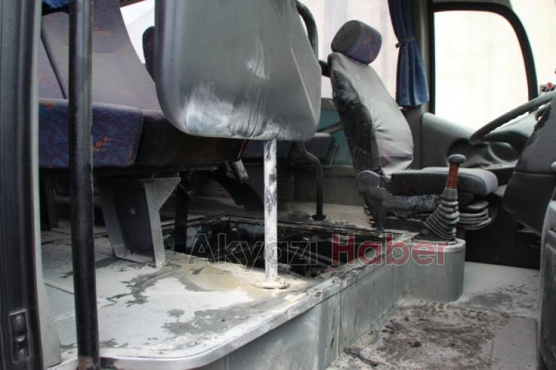 Yolcu Minibüsü Alev Aldı