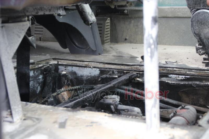 Yolcu Minibüsü Alev Aldı