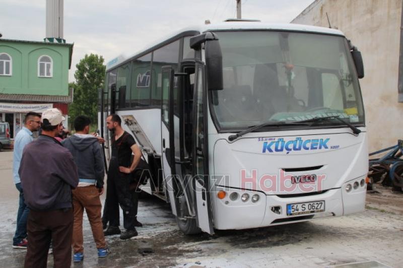 Yolcu Minibüsü Alev Aldı