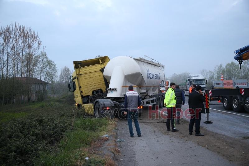 Yolcu otobüsü devrildi 30 yaralı 
