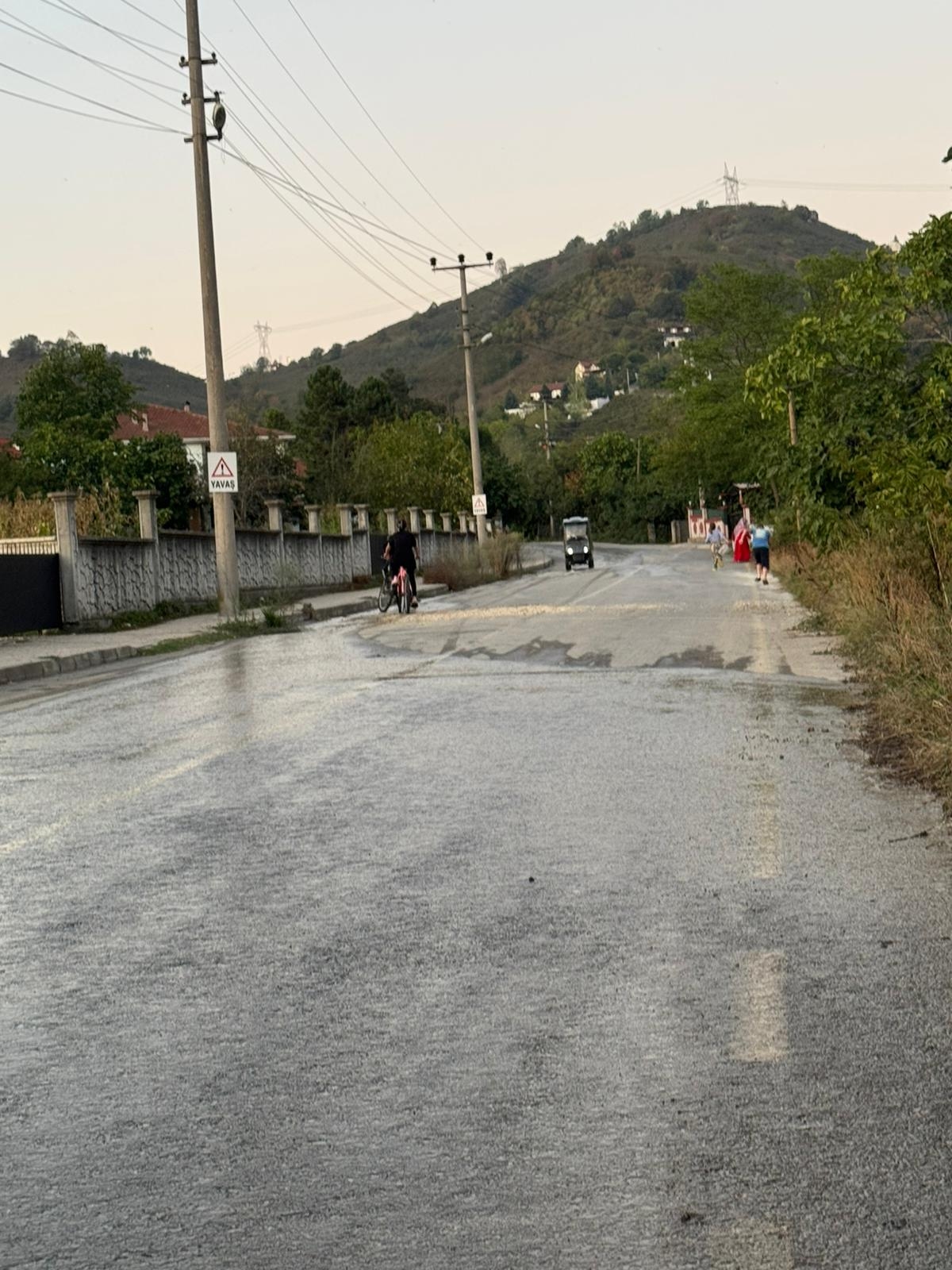 Yolda akan su kazaya neden oldu