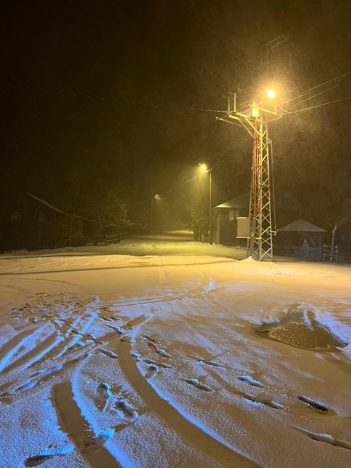 Yüksek kesimler karla kaplandı